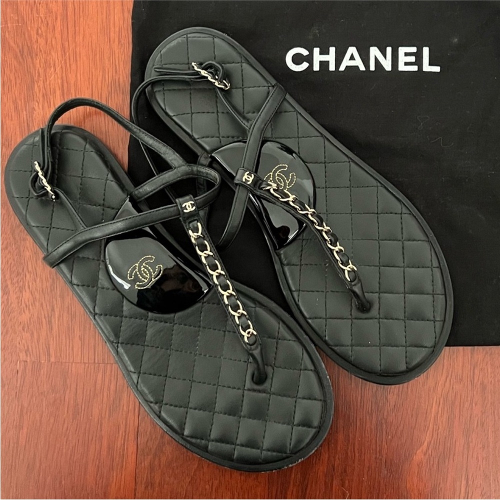 Black Chanel Interlocking CC Logo Leather T-Strap  Chain Detail Sandals - Picture 5 of 11